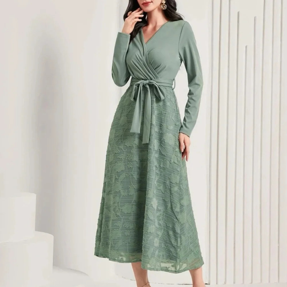 SHEIN Modely Surplice Neck Belted Lace Dress Mint Color size S